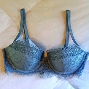 Victoria's Secret Very Sexy Uplift Balconet Bra.